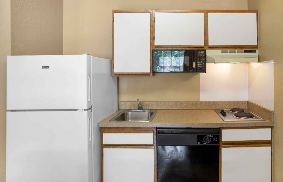 Building Photo - Furnished Studio-Fishkill - Route 9