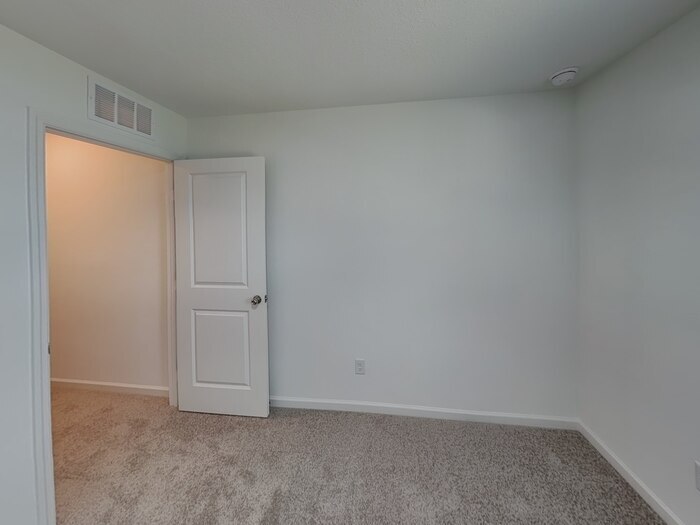Building Photo - 594 Holly Lks Dr
