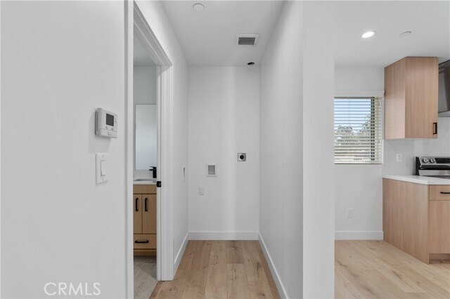Building Photo - 11142 Woodley Ave