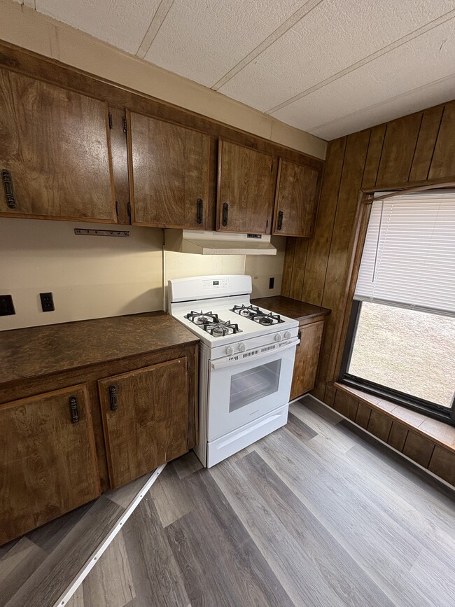 Building Photo - 304 S Adams St