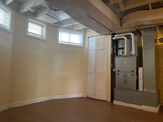 Building Photo - 109 Lathrop St