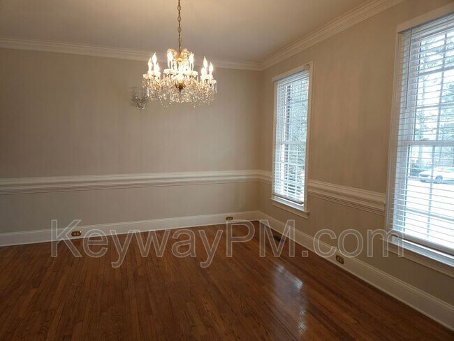 Building Photo - 954 Windmill Ln