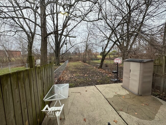 Building Photo - 176 N Christine Cir