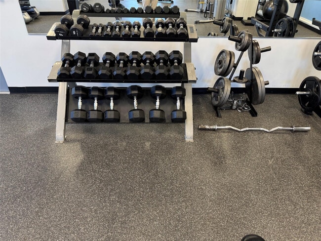 Building Photo - 3015 N Ocean Blvd