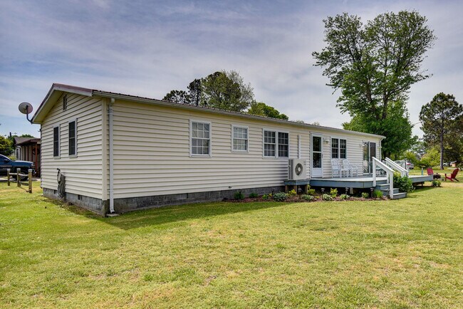 Building Photo - 31345 Sunset Dr