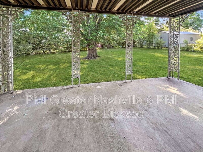 Building Photo - 320 Mockingbird Ln