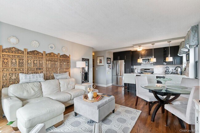 Building Photo - 25-40-40 Shore Blvd