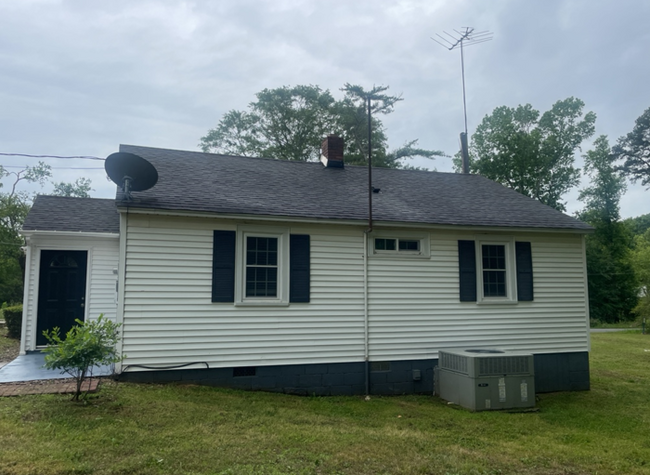 Building Photo - 519 Moore Rd