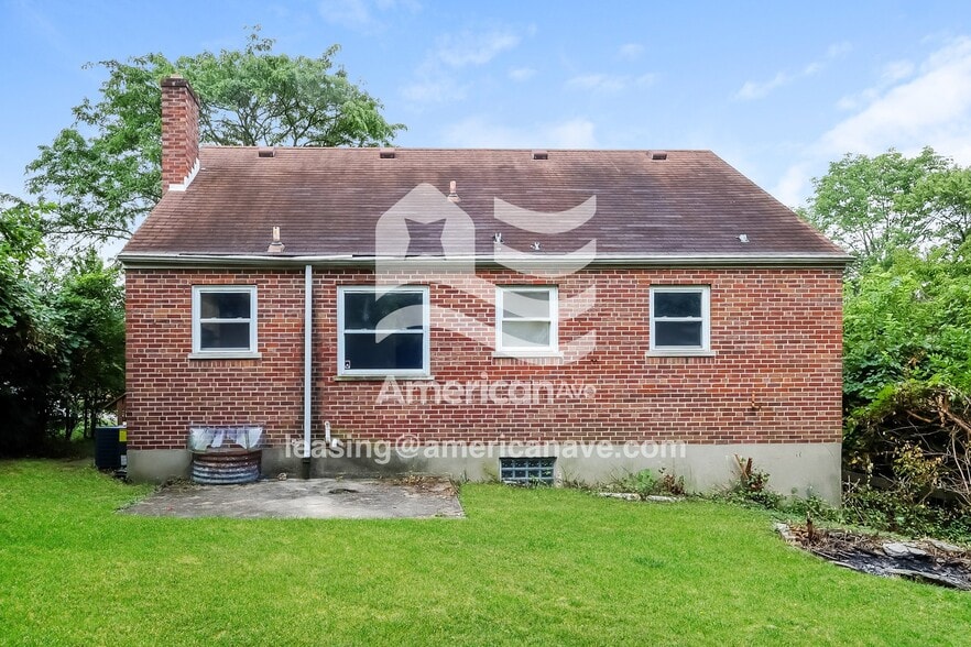 Building Photo - 3464 Robinet Dr