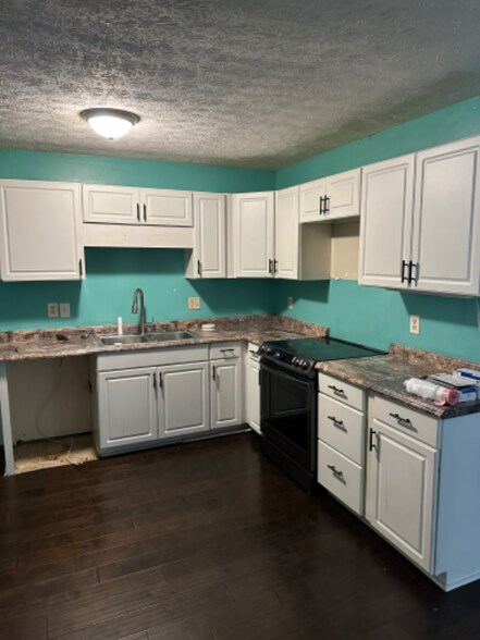 Building Photo - 5933 Duggins Cove Pl