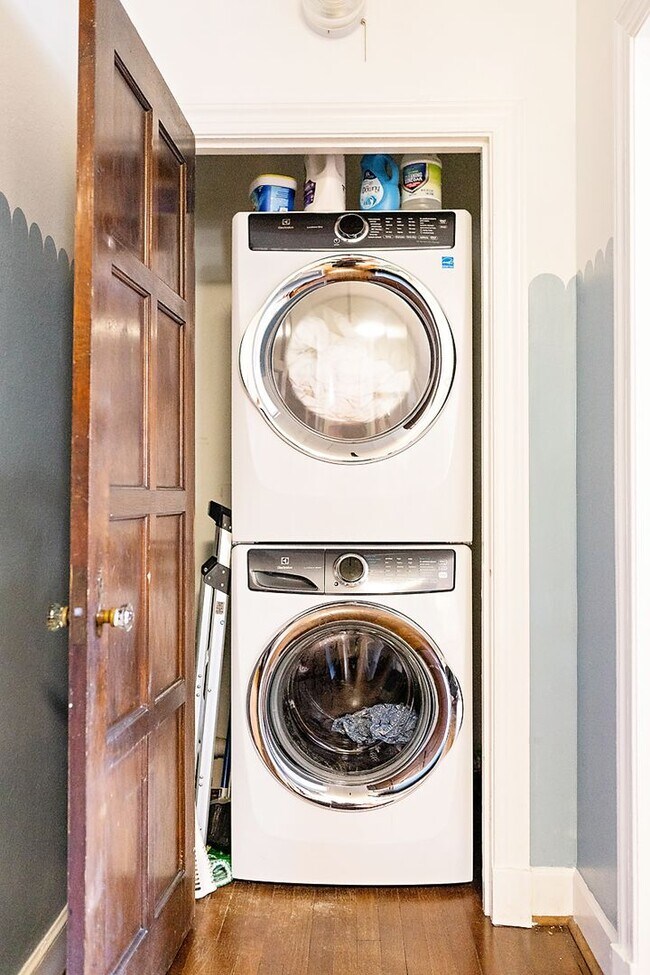 Building Photo - Bull St Bungalow