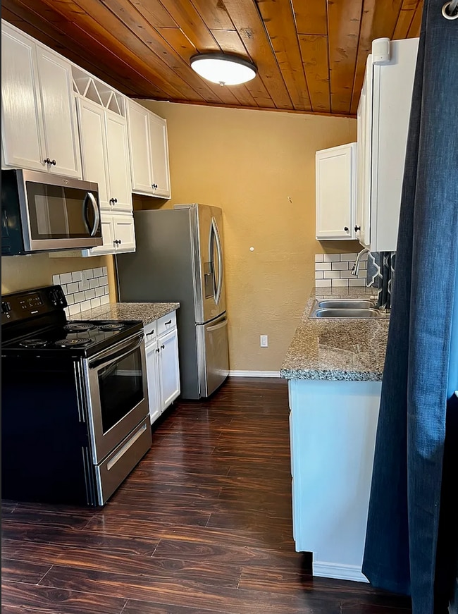 Building Photo - Spacious Twain Harte Sanctuary: Expansive 4-Bedroom Home with Solar Included!