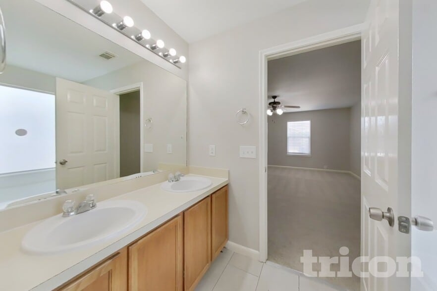 Building Photo - 2744 Woodspring Forest Dr