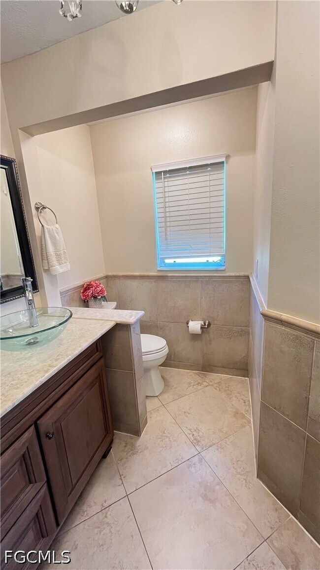 Building Photo - 213 SE 21st St