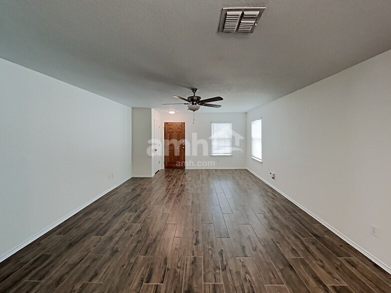 Building Photo - 213 Texas Thistle