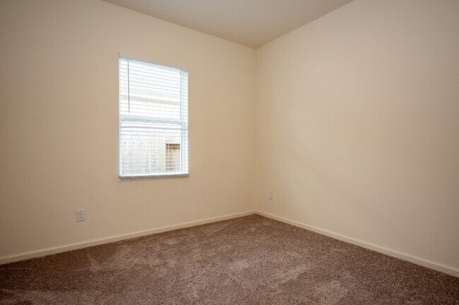 Building Photo - 5903 Grantgrala Dr