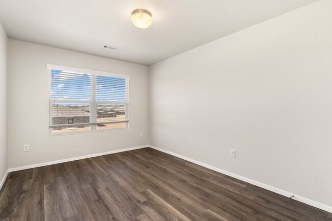 Building Photo - *Pre-leasing* Three Bedroom | Two and a Ha...