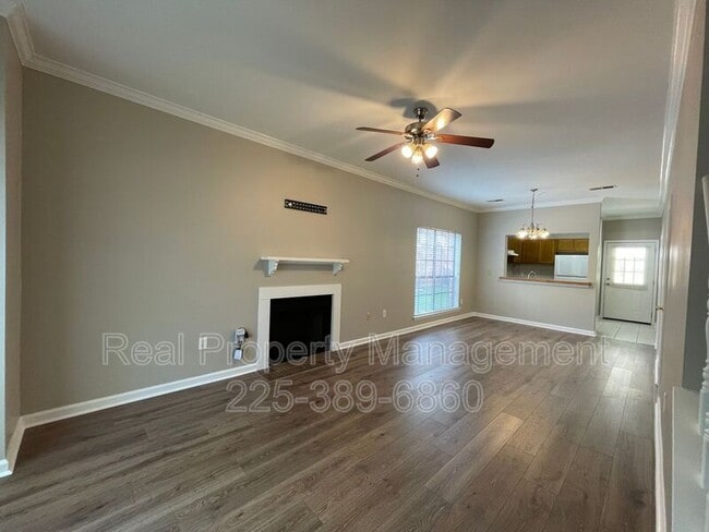 Building Photo - 910 W Macci St