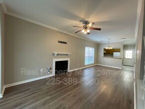 Building Photo - 910 W Macci St