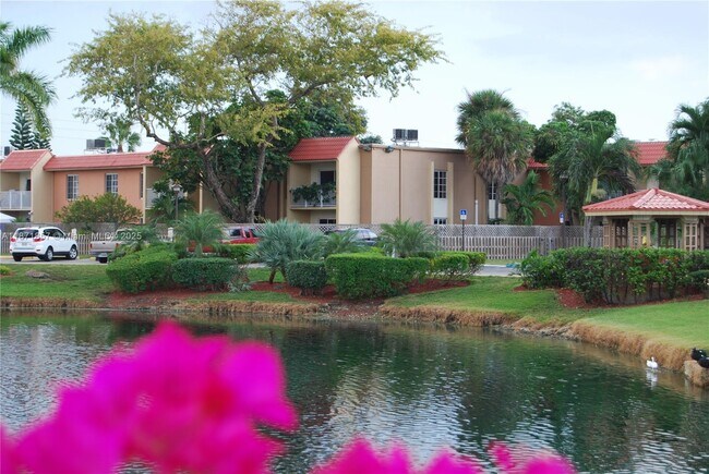 Building Photo - 4910 NW 79th Ave
