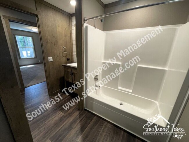 Building Photo - 4740 Ariola Ln