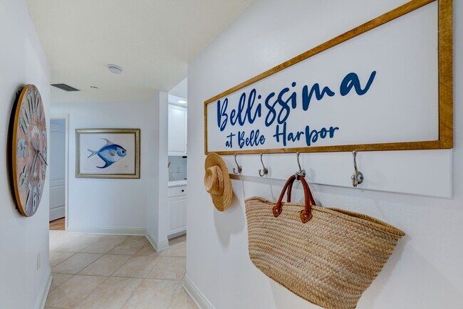 Building Photo - 521 Mandalay Ave