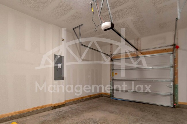 Building Photo - 9065 Gifford Dr