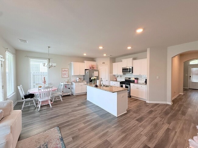 Building Photo - 1008 Meridian Dr