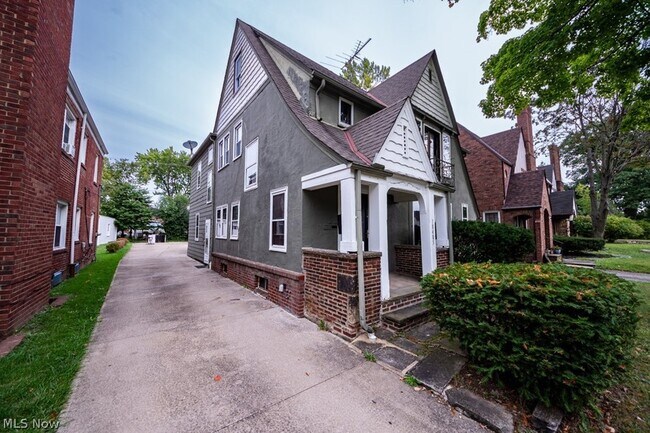 Building Photo - 18405 Newell Rd