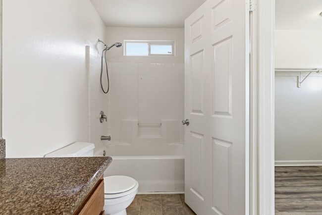 Building Photo - 726 K St