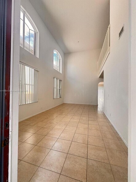 Building Photo - 1309 Alicante Ct