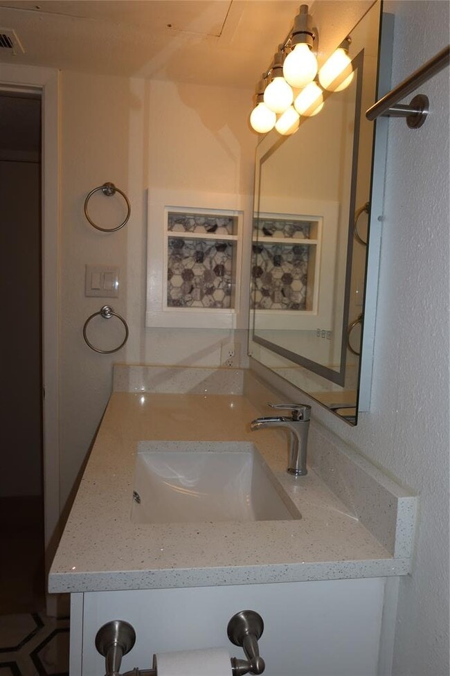 Building Photo - 4159 Steck Ave