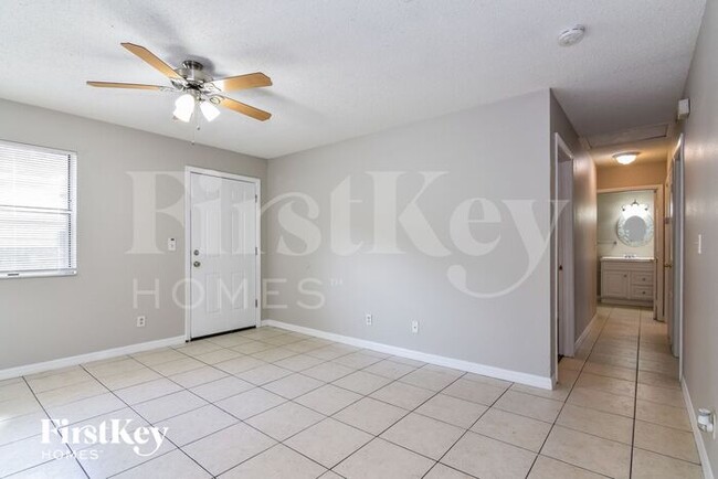 Building Photo - 3112 Gordon Ct