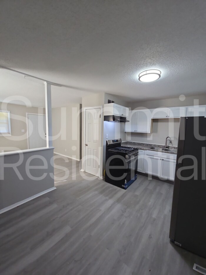 Building Photo - 5707 E 40th St