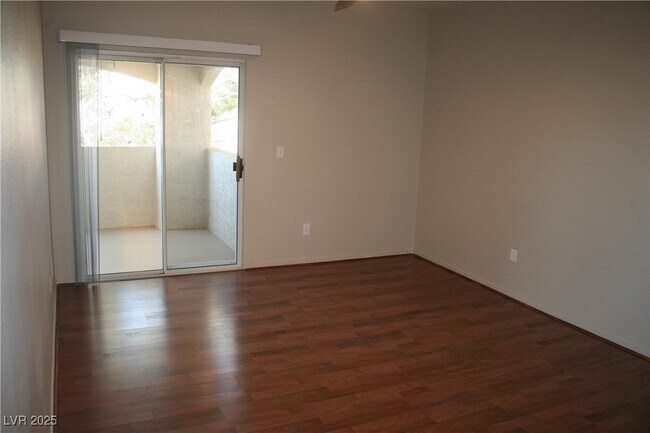 Building Photo - 6480 Annie Oakley Dr
