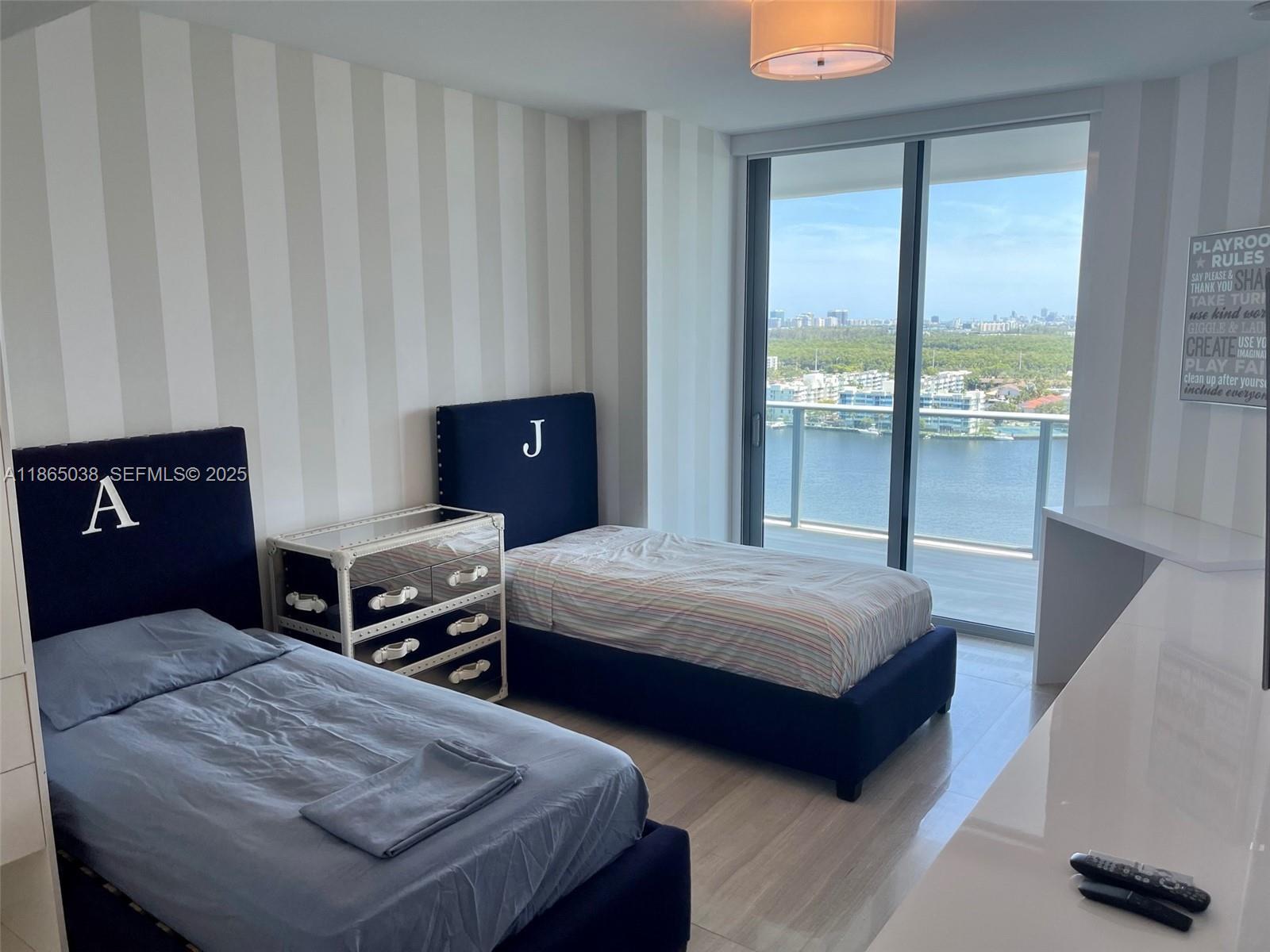 Building Photo - 17111 Biscayne Blvd