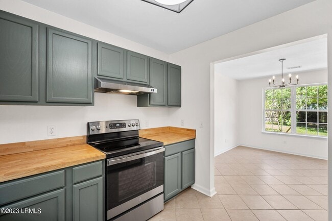 Building Photo - 7 Grandiflora Ln