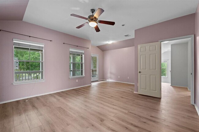 Building Photo - 2310 Sweet Clover Dr