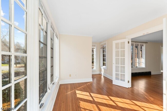 Building Photo - 57 Pomander Walk