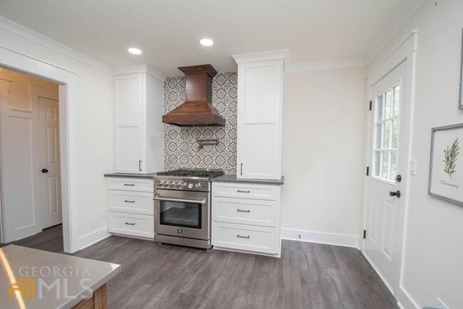 Building Photo - 185 Chimney Spring