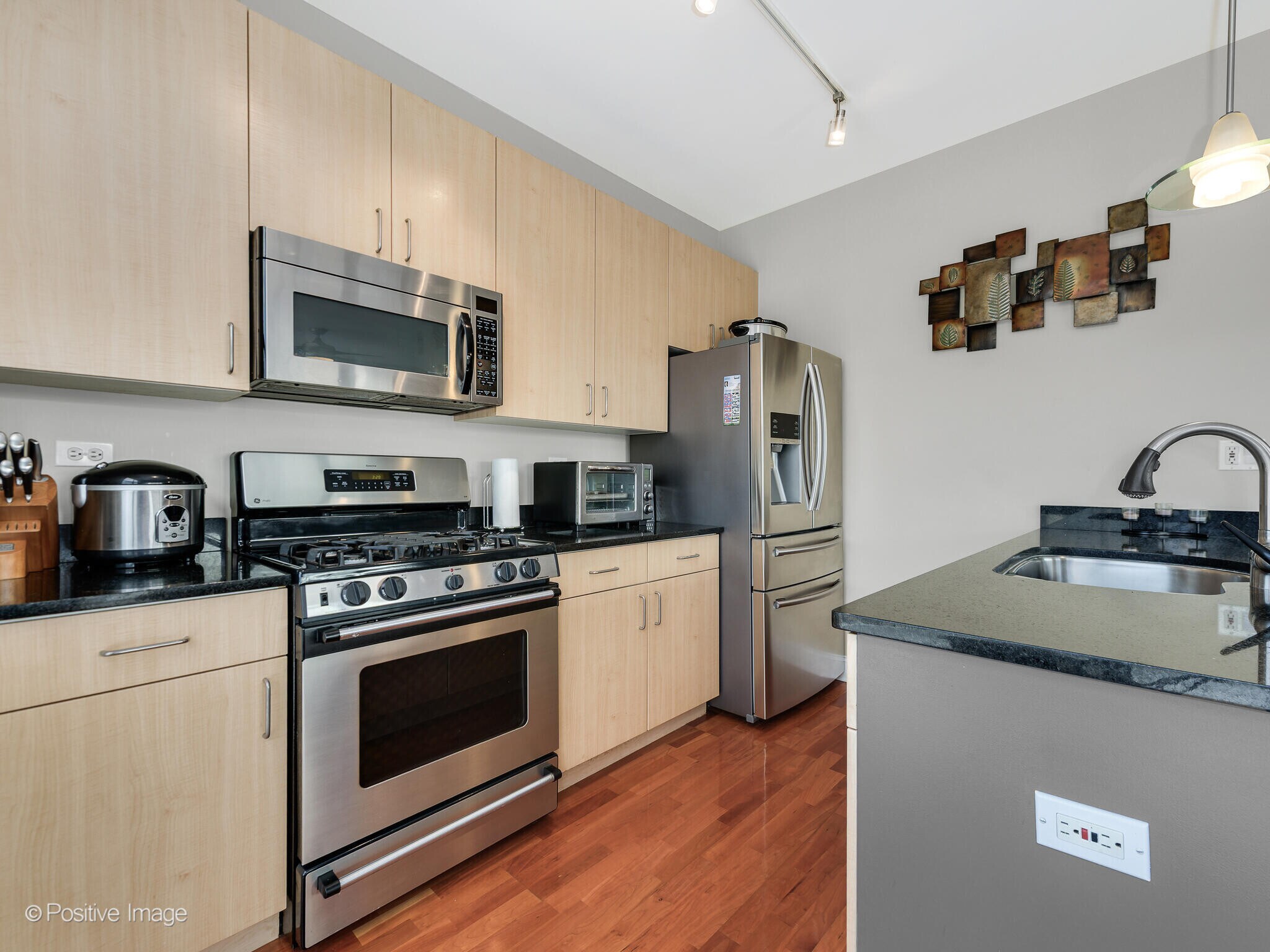 Building Photo - 1260 W Washington Blvd