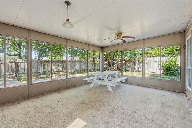Building Photo - 2106 Lamplight Village Cir