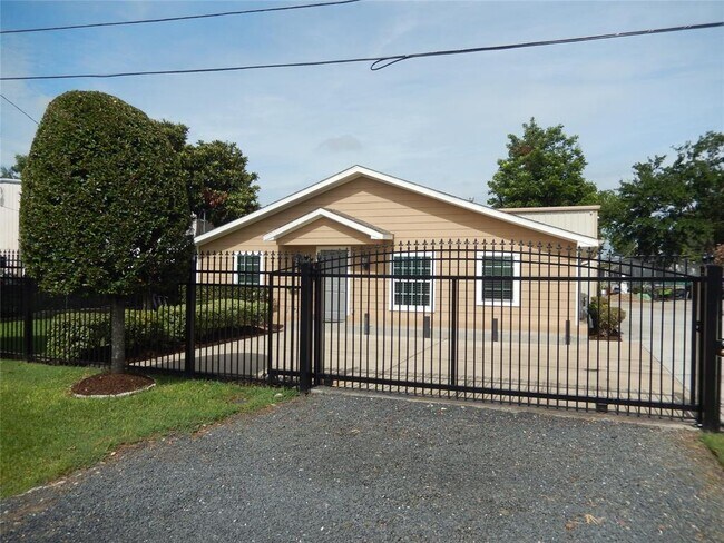 Primary Photo - 3802 Osage St