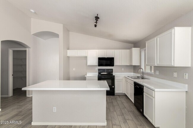 Building Photo - 8328 W Forest Grove Ave