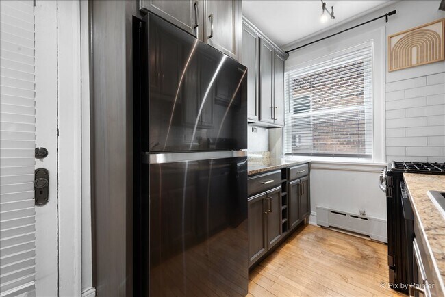 Building Photo - 726 Hinman Ave