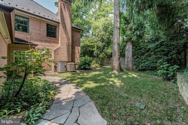 Building Photo - 6109 Clearwood Rd