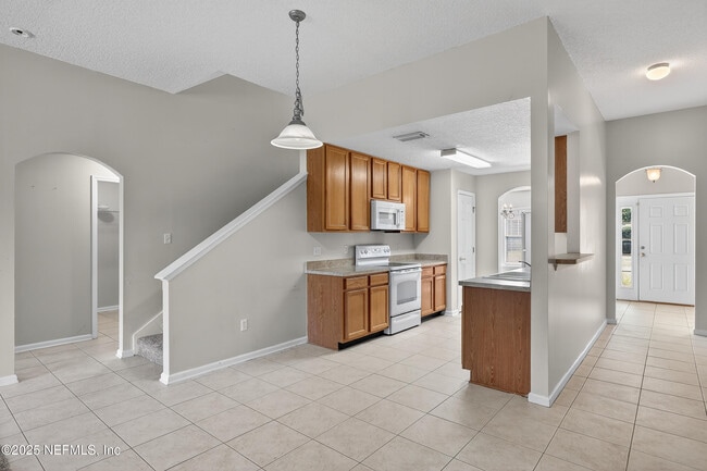 Building Photo - 9205 Redtail Dr