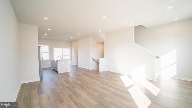 Building Photo - 103 Brashear Ct