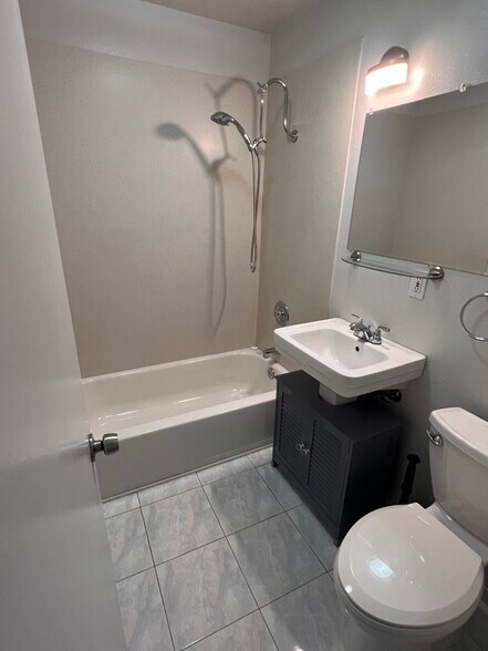 Building Photo - 2622 Sprig Pl