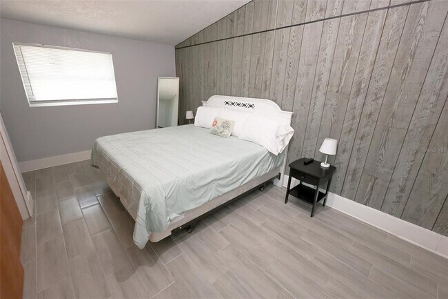 Building Photo - 2227 Granger Dr